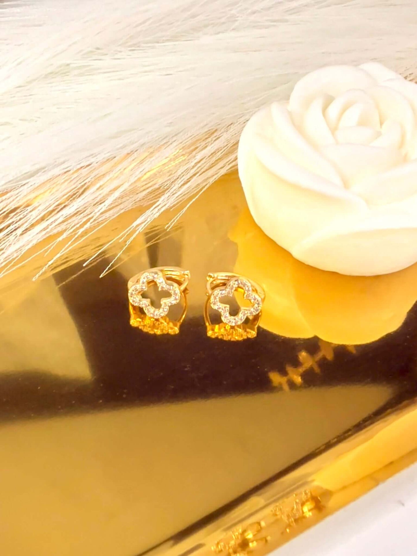 BALIA - Boucles d'Oreilles Mini Trèfles en Acier Inoxydable
