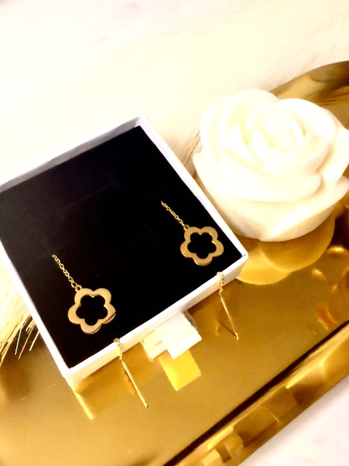 Boucles d'Oreilles Pendantes GRACE - Élégance Unique