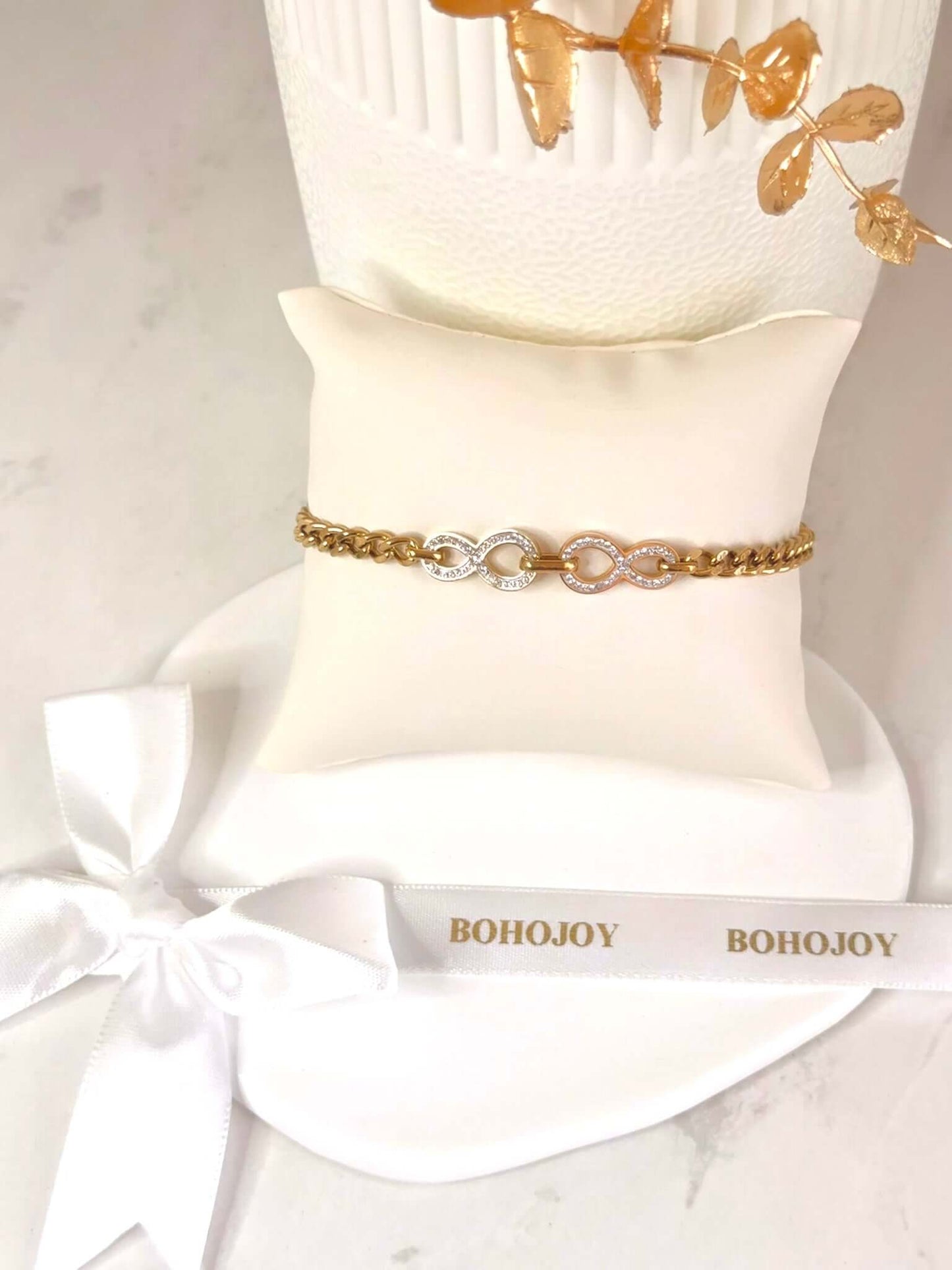 Bracelet Infini Doré OMY en Acier Inoxydable