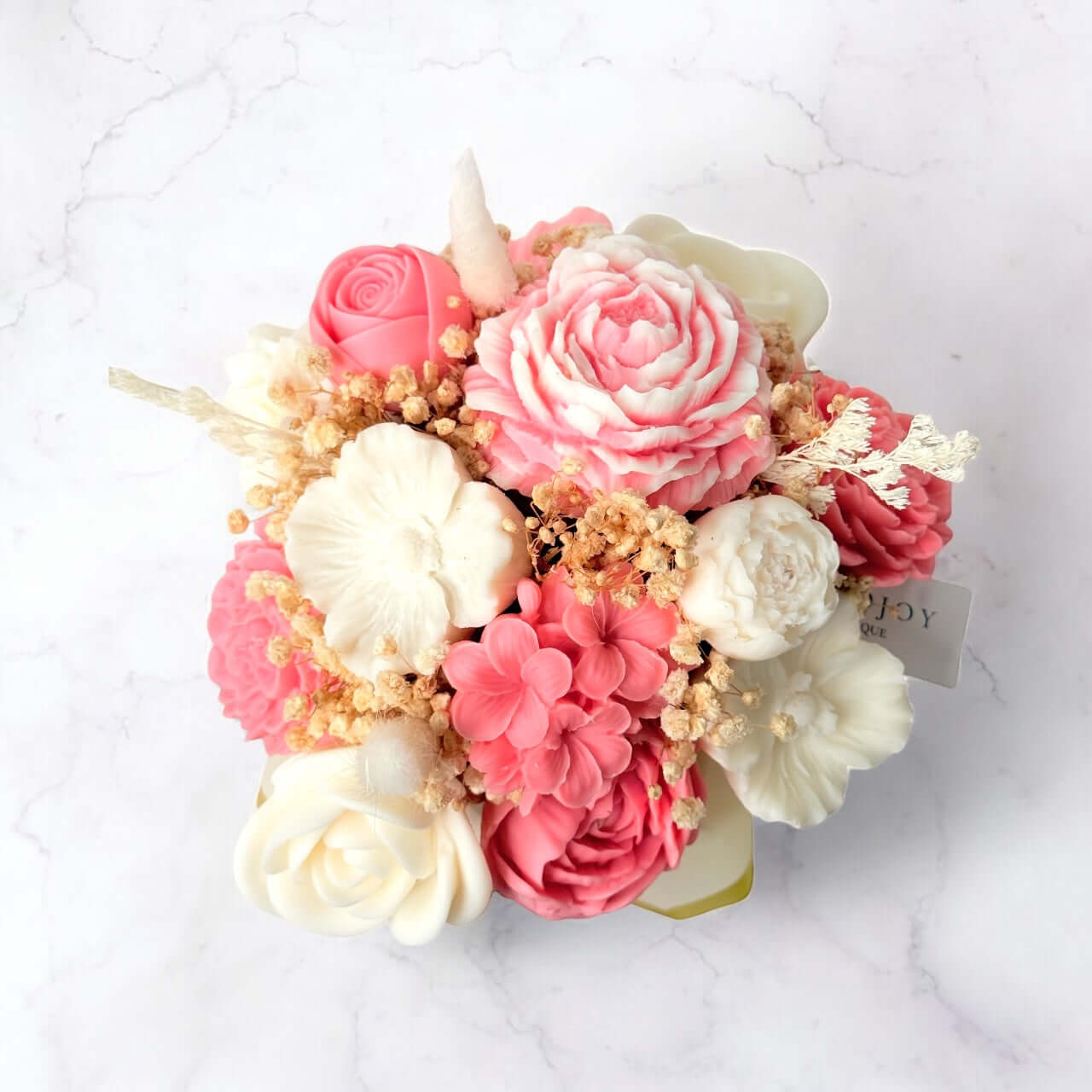 Bouquet ROSY CHIC Taille Standard, élégant assortiment de fleurs en rose et blanc, fait main en France.