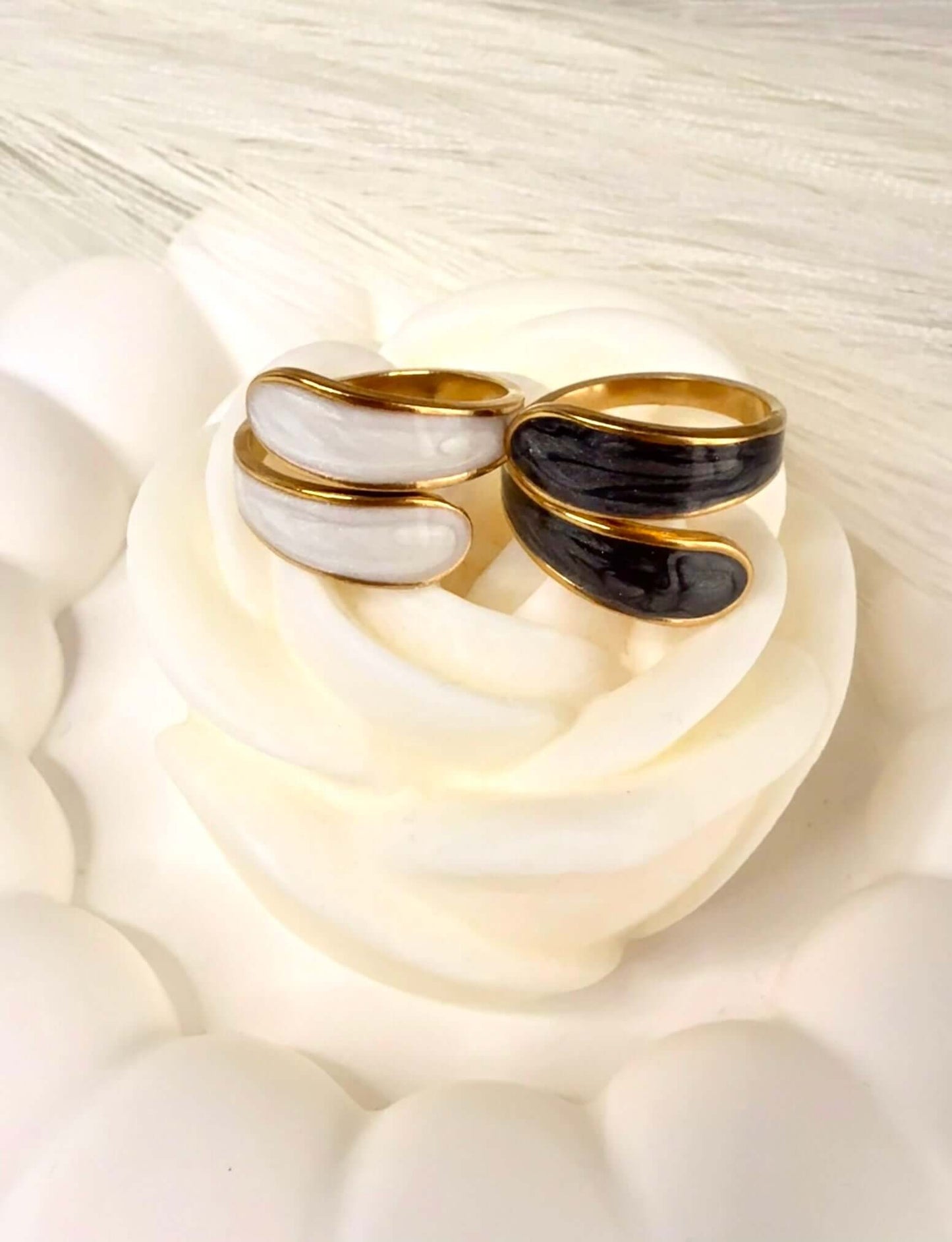 DIANE - Bague Feuille Nacrée en Acier Inoxydable