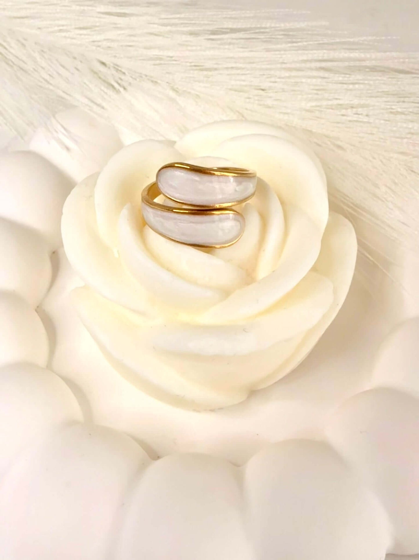 DIANE - Bague Feuille Nacrée en Acier Inoxydable