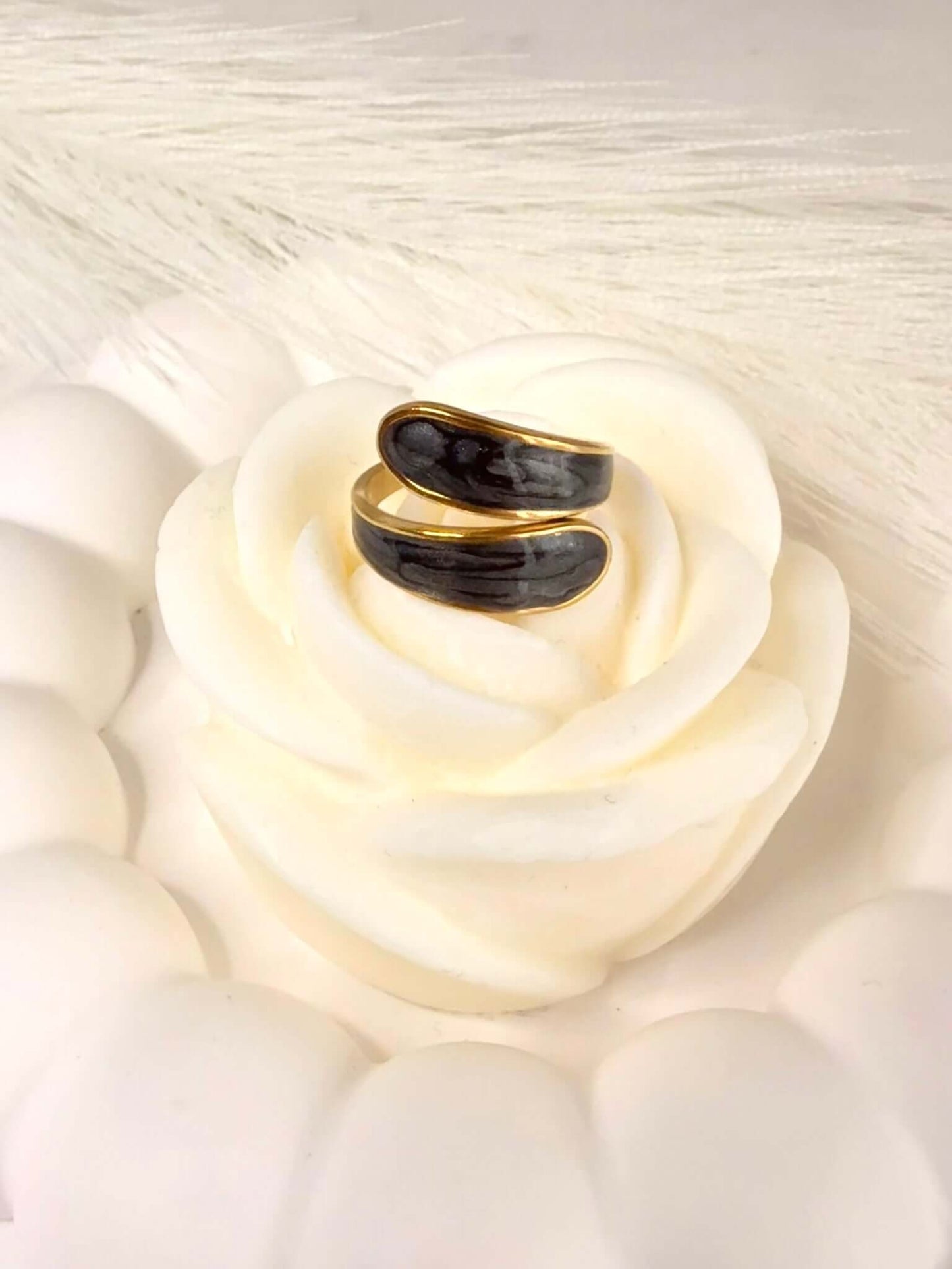 DIANE - Bague Feuille Nacrée en Acier Inoxydable