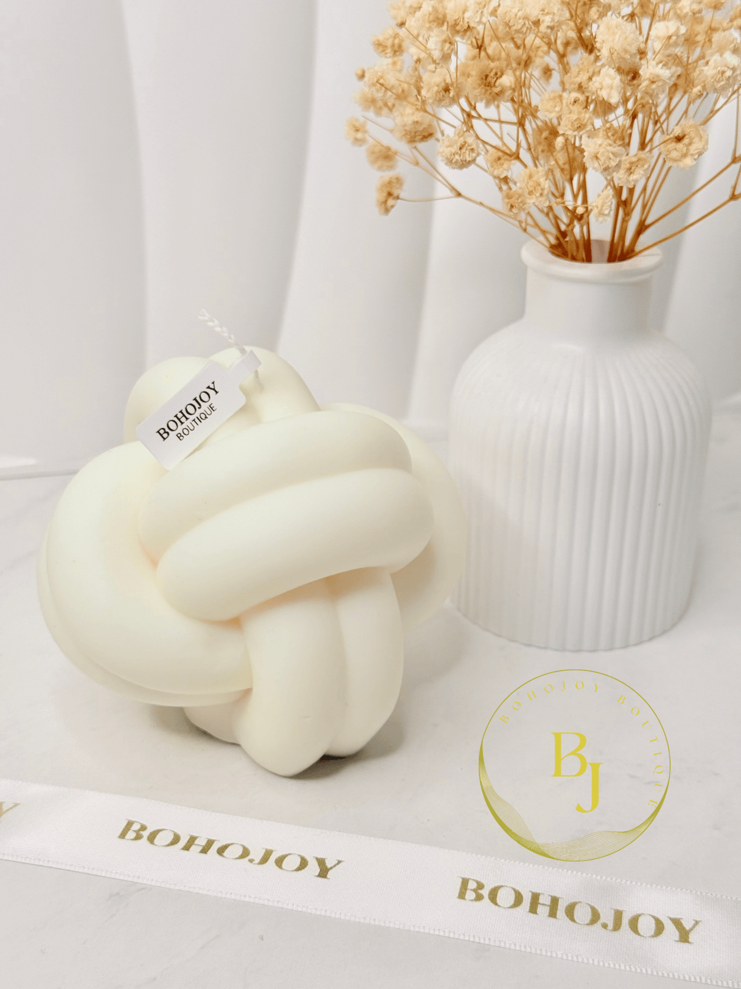 Bougie NOVA, bougie à nœud entrelacée sculpturale en cire de soja naturelle, décor élégante.