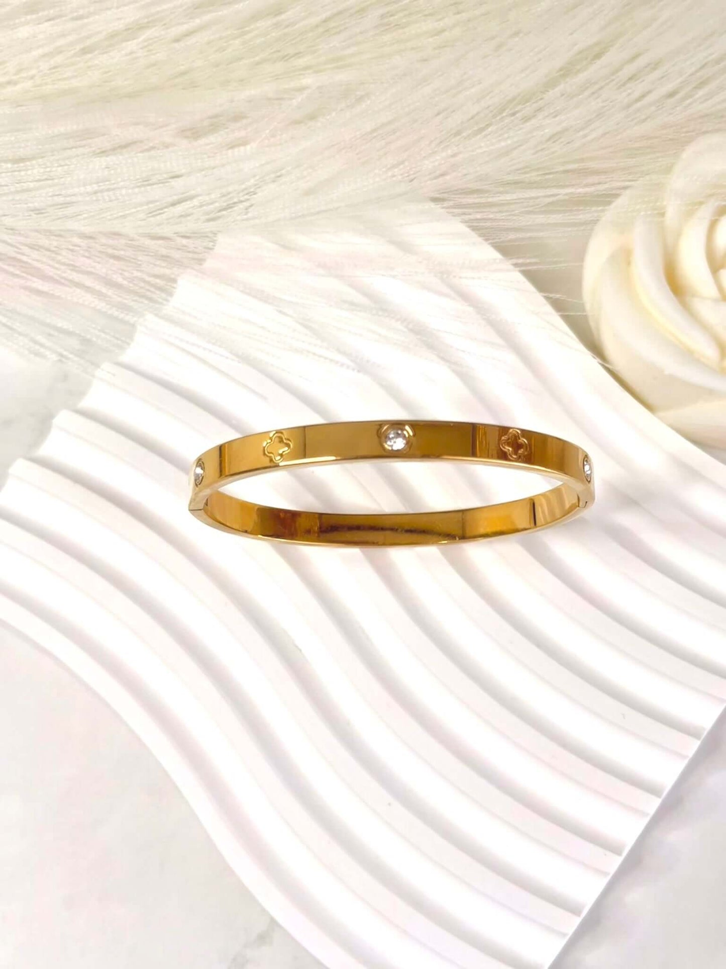 SIENNA - Bracelet Jonc Trèfle en Acier Inoxydable