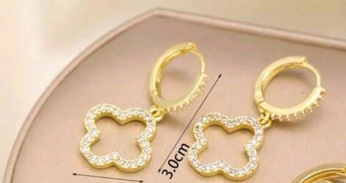 WAVY - Boucles d'Oreilles Pendantes Trèfle
