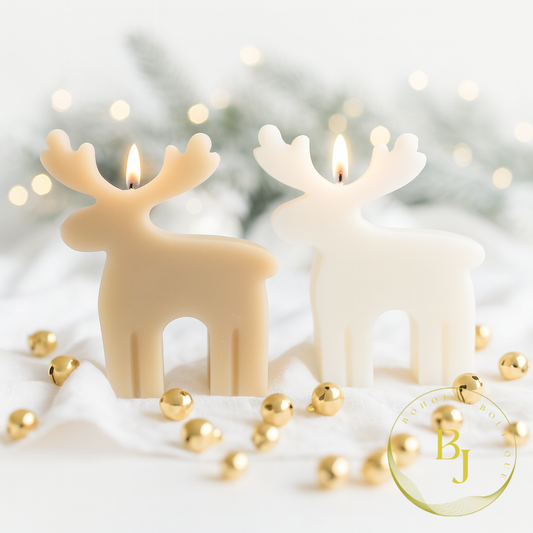 Bougie RENNE D’HIVER en forme de renne artisanale française, créant une ambiance magique dans votre intérieur.