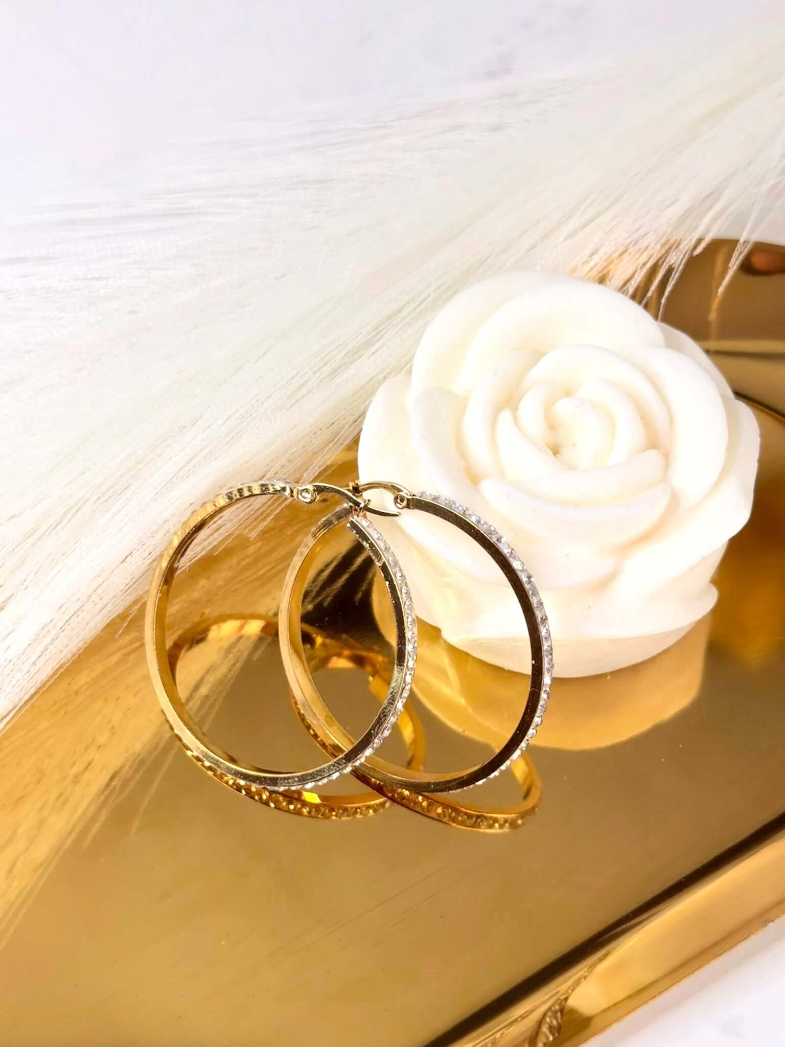 Boucles d'oreilles TARA - Anneaux en acier inoxydable avec strass | Bohojoy