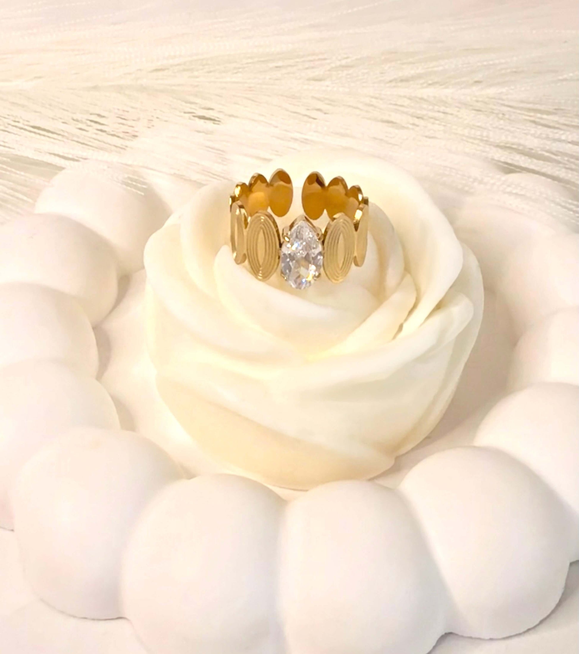 Bague CRISTALYS dorée et cristaux - Acier inoxydable femme