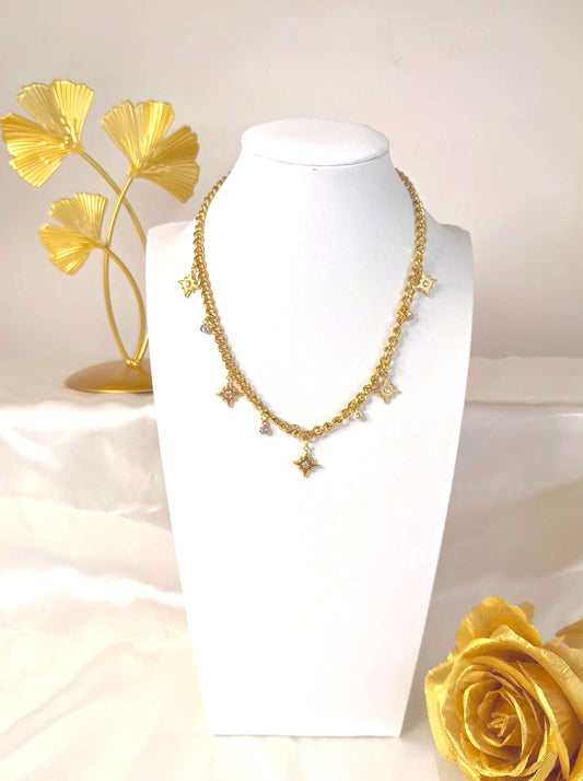 Collier LUNA - Acier inoxydable doré 18 carats avec tassels en forme d'étoiles | Bohojoy